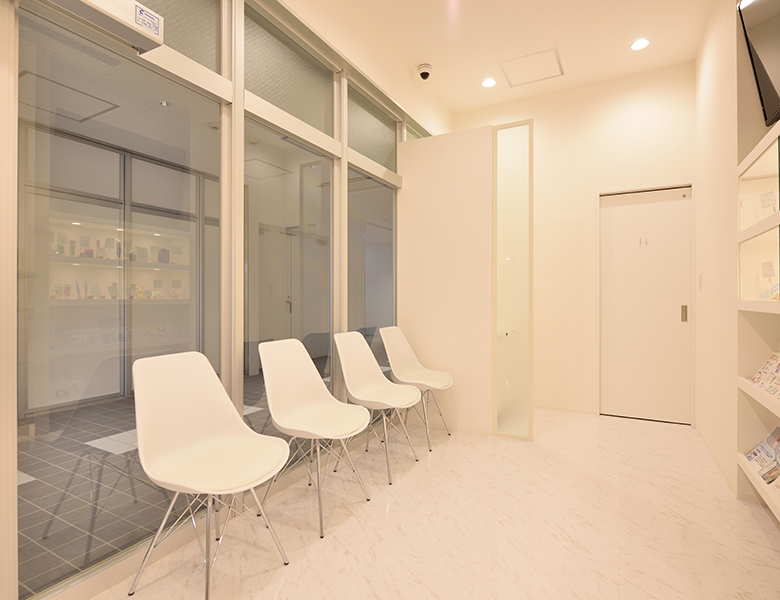 千葉市中央区（東千葉駅）の歯医者、医療法人社団 秀幸会 千葉スマイル歯科&矯正歯科の通いやすさへのこだわり