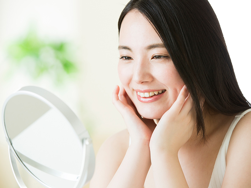 千葉市中央区の歯医者、医療法人社団 秀幸会 千葉スマイル歯科&矯正歯科で保険治療でも「白い歯」に